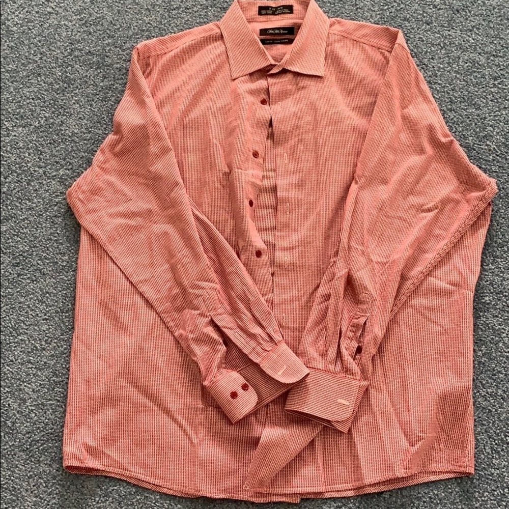 Men’s 17 1/2 34/35 red and white saks fifth